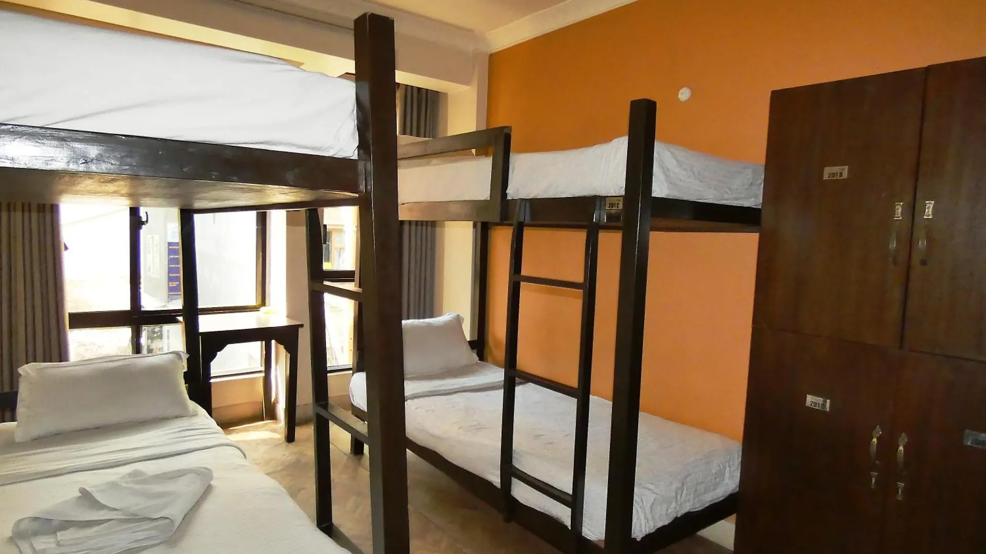 Paradise Guest House Κατμαντού Bed and Breakfast