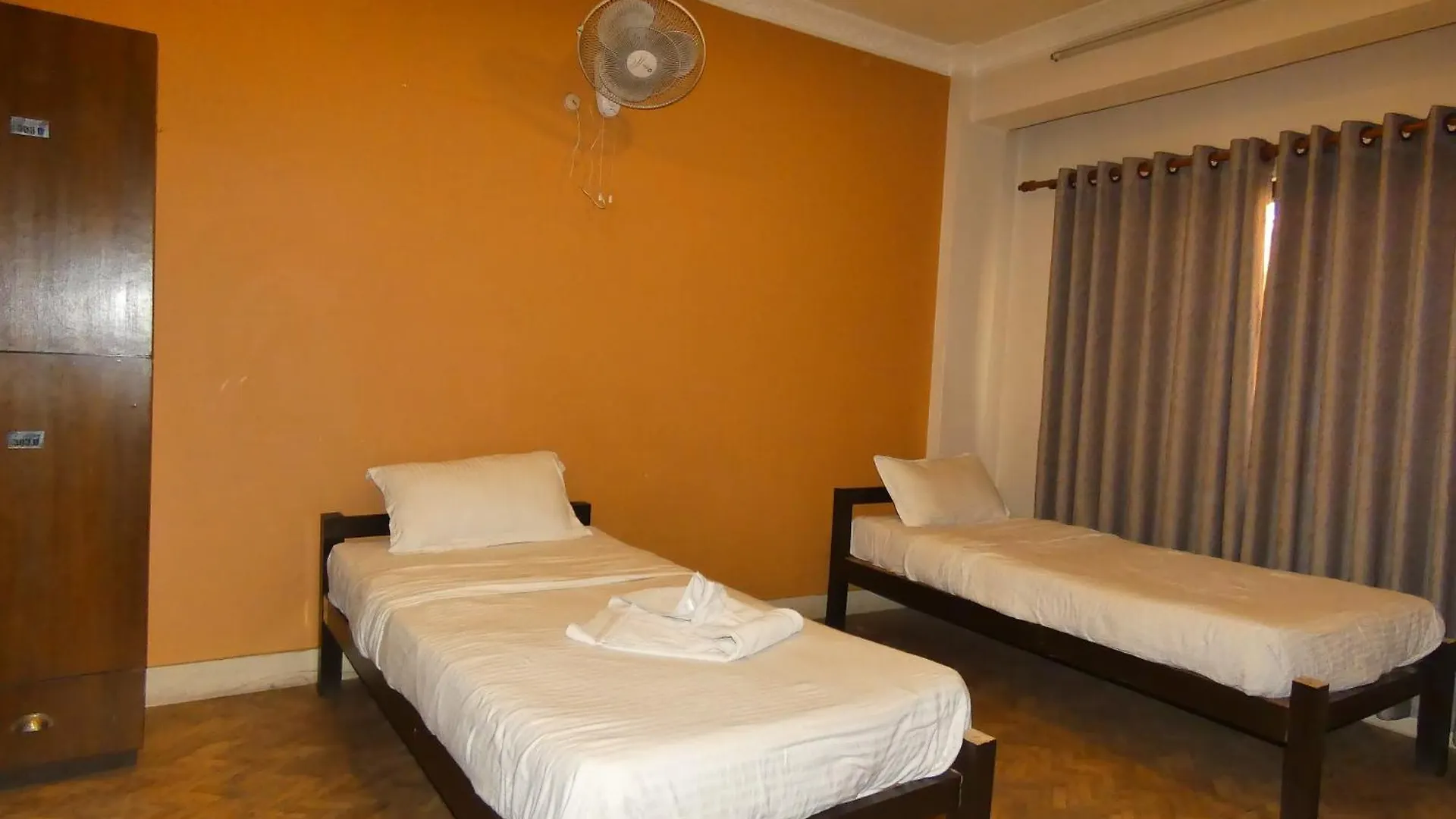 Paradise Guest House Κατμαντού Bed and Breakfast
